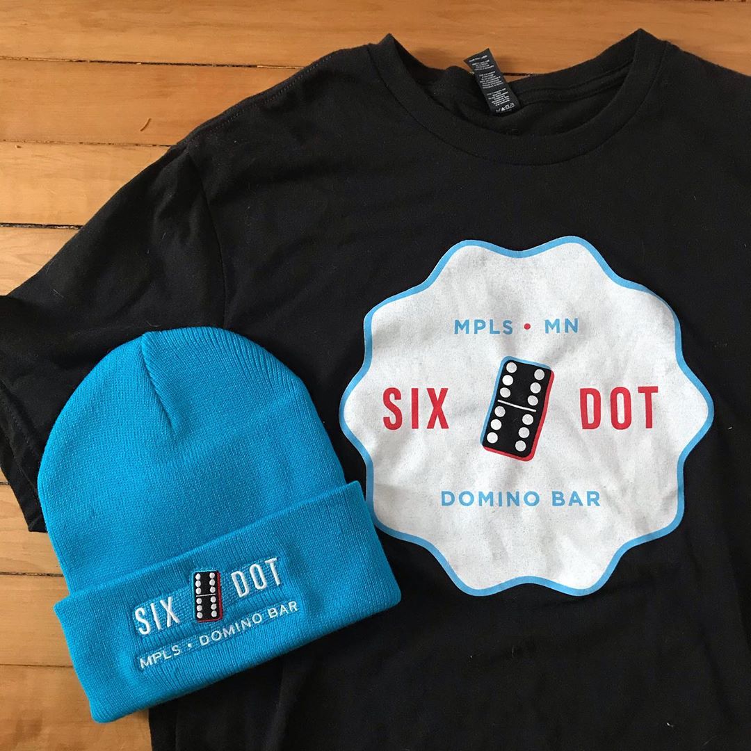 T-shirt and beanie with Six Dot banding.